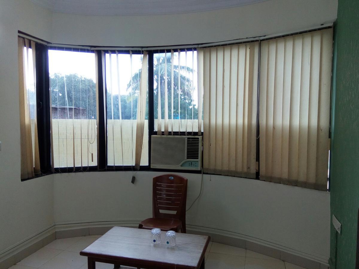 Hotel Sai Samrat Inn Panvel Ngoại thất bức ảnh