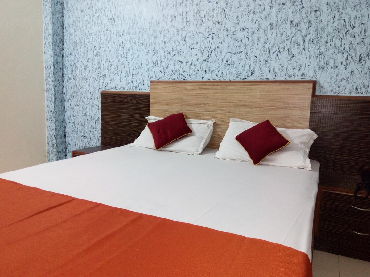 Hotel Sai Samrat Inn Panvel Ngoại thất bức ảnh